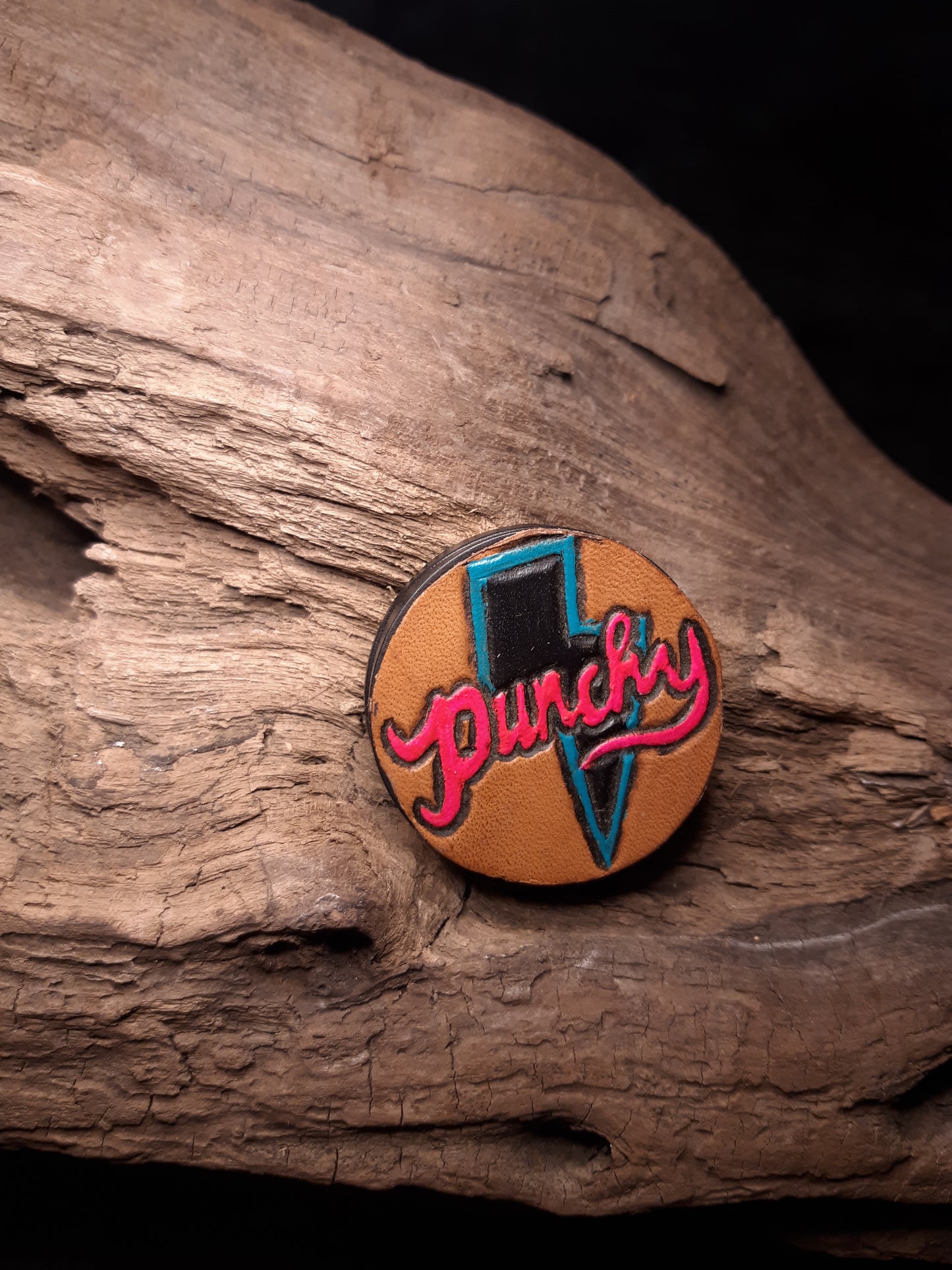 Punchy popsocket